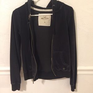 black hollister sweater